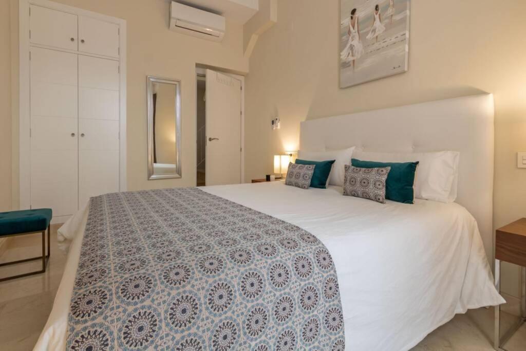 Lumbreras Deluxe Suite By Valcambre Siviglia Esterno foto